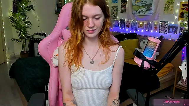 Snapshot of Sunny_Elly chatting on 02/22/26, 10:03 Sunny Elly online show from 02/22/26, 10:03