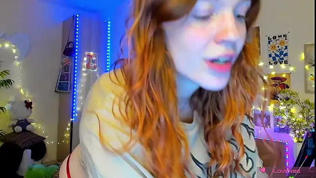 Snapshot of Sunny_Elly chatting on 02/28/26, 10:33 Sunny Elly online show from 02/28/26, 10:33