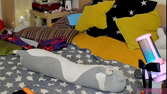 Snapshot of Sunny_Elly chatting on 03/16/26, 08:35 Sunny Elly online show from 03/16/26, 08:35