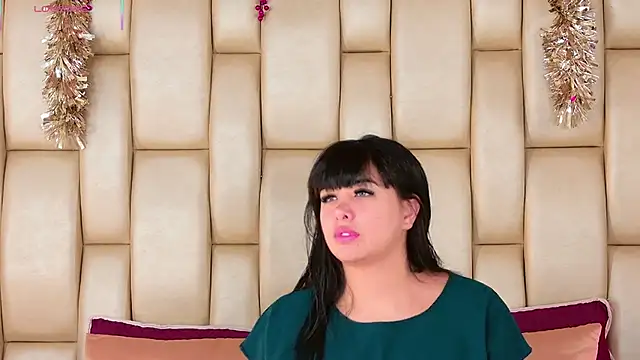 Alexa Miss online show from 12/14/25, 07:51