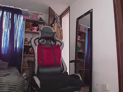 Danna Bella666 online show from 12/22/25, 07:55