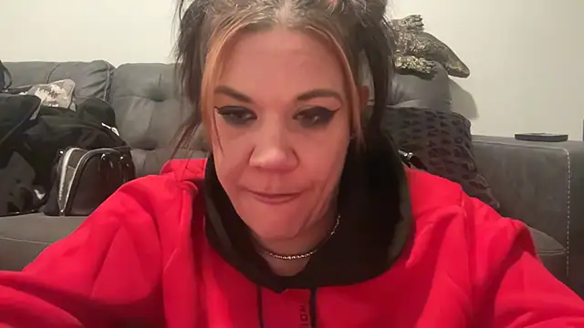 RavenRayyy online show from 11/11/25, 06:46