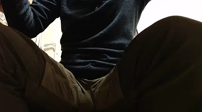 Snapshot of hardbigcock16 chatting on 01/18/25, 10:17 hardbigcock16 online show from 01/18/25, 10:17