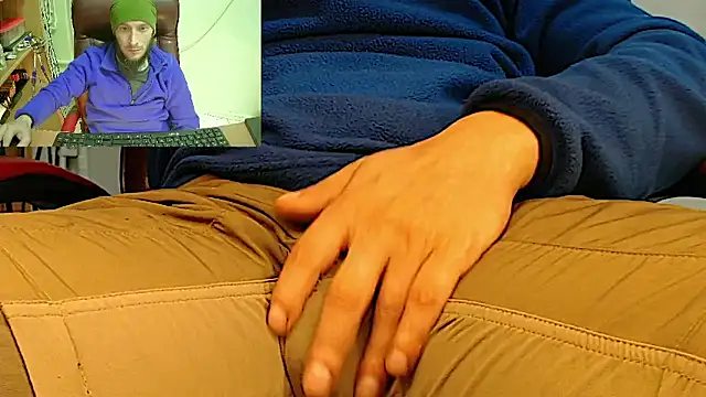 Snapshot of hardbigcock16 chatting on 01/24/25, 10:53 hardbigcock16 online show from 01/24/25, 10:53