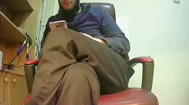 Snapshot of hardbigcock16 chatting on 02/03/25, 01:08 hardbigcock16 online show from 02/03/25, 01:08