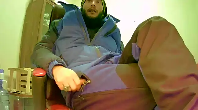 Snapshot of hardbigcock16 chatting on 02/12/25, 06:51 hardbigcock16 online show from 02/12/25, 06:51