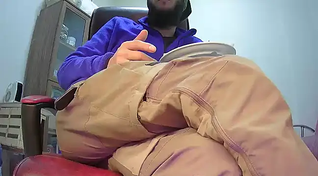 Snapshot of hardbigcock16 chatting on 02/15/25, 09:49 hardbigcock16 online show from 02/15/25, 09:49