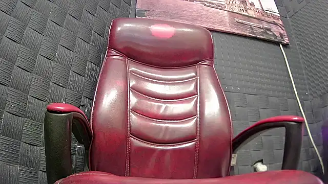 Snapshot of hardbigcock16 chatting on 11/19/25, 07:30 hardbigcock16 online show from 11/19/25, 07:30