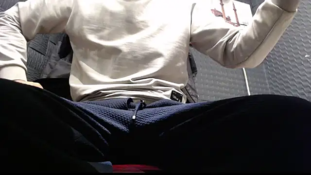 Snapshot of hardbigcock16 chatting on 11/29/25, 07:22 hardbigcock16 online show from 11/29/25, 07:22