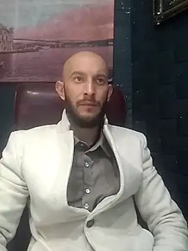 Snapshot of hardbigcock16 chatting on 01/15/26, 12:21 hardbigcock16 online show from 01/15/26, 12:21