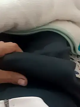 zazaza12ratyuijgg online show from 01/12/26, 02:33