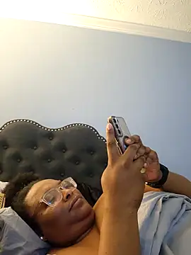 Snapshot of caramelchocolate88 chatting on 04/06/26, 10:49 caramelchocolate88 online show from 04/06/26, 10:49