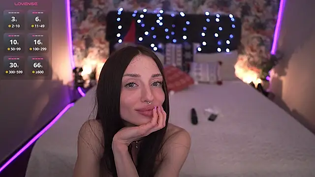 Alice Arwen online show from 12/13/25, 07:53