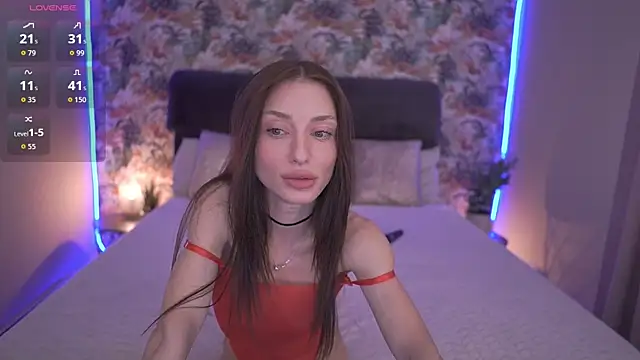 Snapshot of Alice_Arwen chatting on 04/13/26, 02:11 Alice Arwen online show from 04/13/26, 02:11