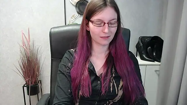 emmaxDelight online show from 02/01/25, 10:37