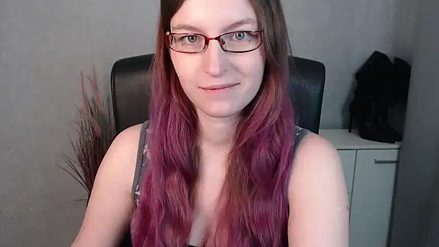 emmaxDelight online show from 02/12/25, 10:14