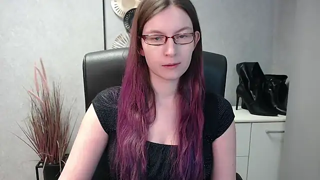 emmaxDelight online show from 02/18/25, 10:05