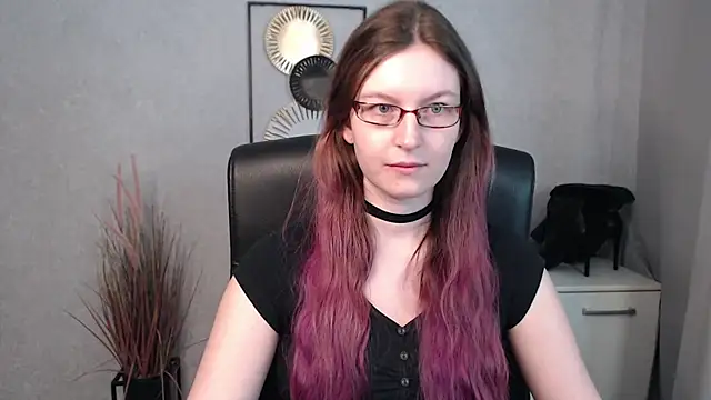 emmaxDelight online show from 03/18/25, 06:36