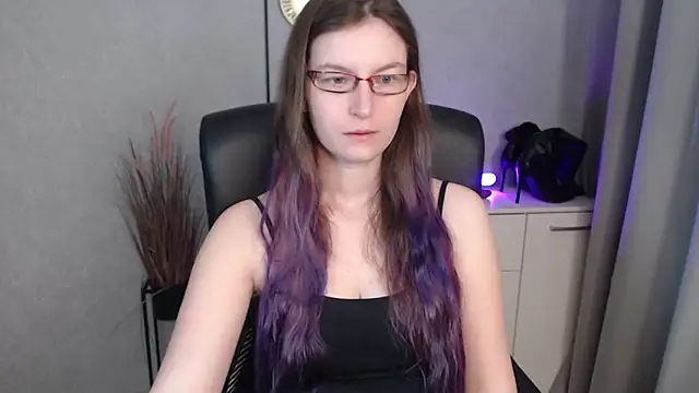 emmaxDelight online show from 10/10/25, 05:17