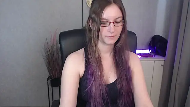 emmaxDelight online show from 10/20/25, 12:27