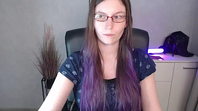 emmaxDelight online show from 11/13/25, 06:29