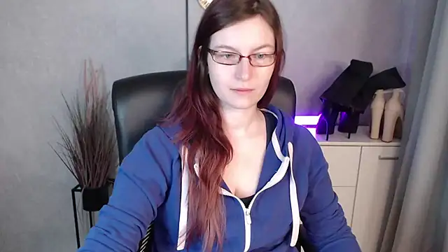 Snapshot of emmaxDelight chatting on 02/12/26, 06:30 emmaxDelight online show from 02/12/26, 06:30