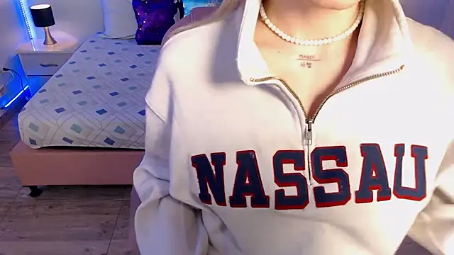 Snapshot of zoe_jones13 chatting on 02/20/26, 03:36 zoe jones13 online show from 02/20/26, 03:36