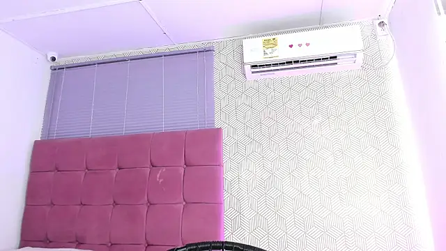 quianna  online show from 03/21/25, 07:13