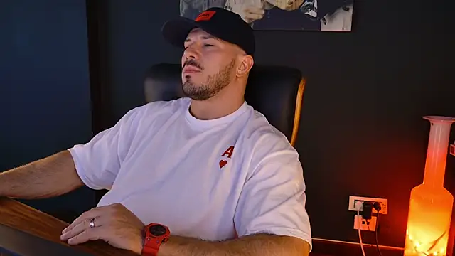 AngeloEric online show from 10/31/25, 12:39