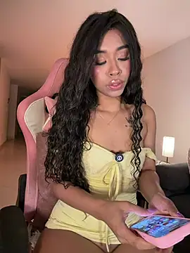 bella  honey online show from 04/27/26, 01:47