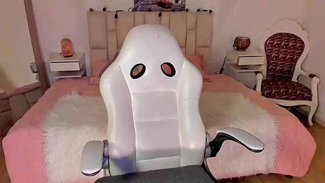 zoe turnner 18 online show from 10/26/25, 11:38