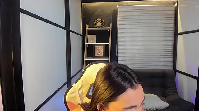 Snapshot of lilithTeen1_ chatting on 12/30/24, 04:42 lilithTeen1 online show from 12/30/24, 04:42