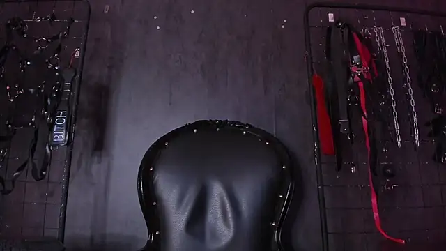 Carolina Arias online show from 09/12/25, 04:18