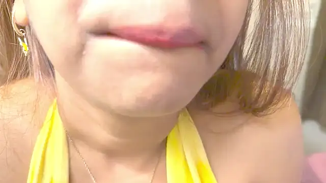 Snapshot of Your_Sassy_Goddess chatting on 03/06/25, 06:05 Your Sassy Goddess online show from 03/06/25, 06:05