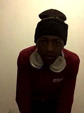 Snapshot of thekidrose chatting on 12/05/25, 05:38 thekidrose online show from 12/05/25, 05:38