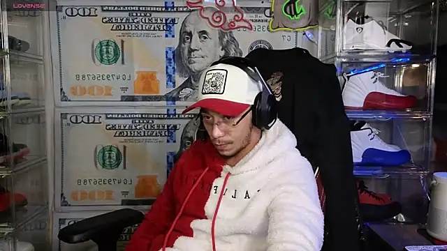 Snapshot of MoeLovesBearss chatting on 01/29/25, 05:13 MoeLovesBearss online show from 01/29/25, 05:13