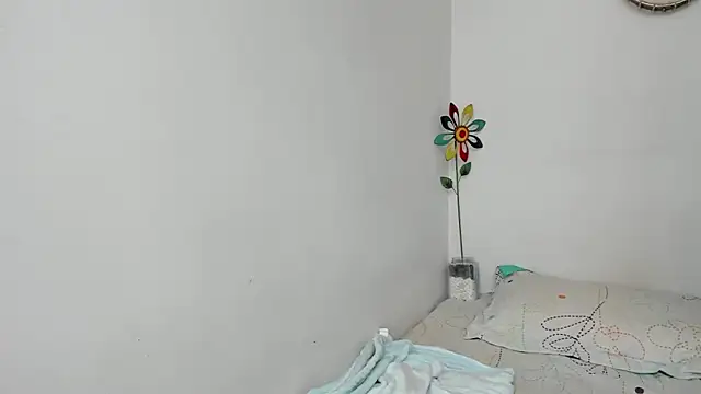 Snapshot of electra_hunt chatting on 12/08/24, 05:44 electra hunt online show from 12/08/24, 05:44