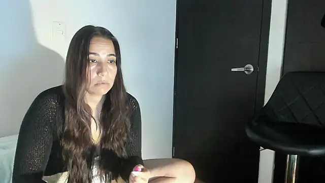 Snapshot of electra_hunt chatting on 12/30/24, 10:34 electra hunt online show from 12/30/24, 10:34