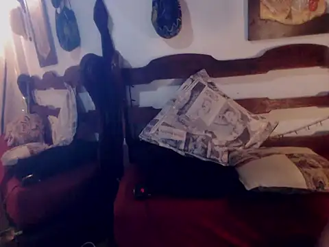 laye19 online show from 10/12/25, 09:47