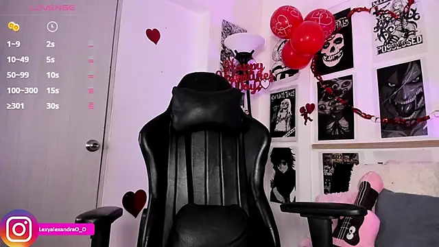 Snapshot of Lexyjoycce chatting on 02/15/26, 11:01 Lexyjoycce online show from 02/15/26, 11:01