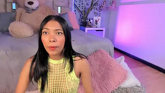 Snapshot of KarolRojas_ chatting on 01/19/25, 07:15 KarolRojas online show from 01/19/25, 07:15