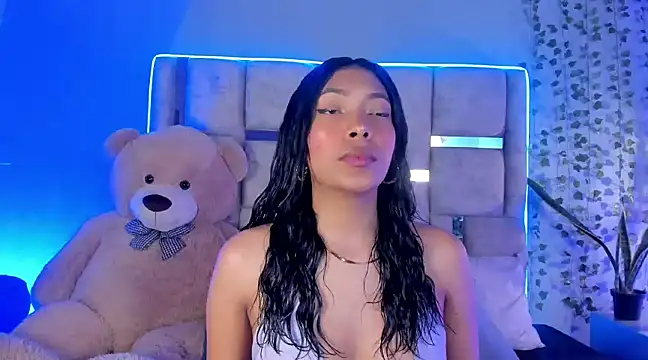 Snapshot of KarolRojas_ chatting on 02/04/25, 03:22 KarolRojas online show from 02/04/25, 03:22