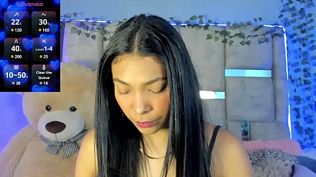 Snapshot of KarolRojas_ chatting on 02/17/25, 03:15 KarolRojas online show from 02/17/25, 03:15