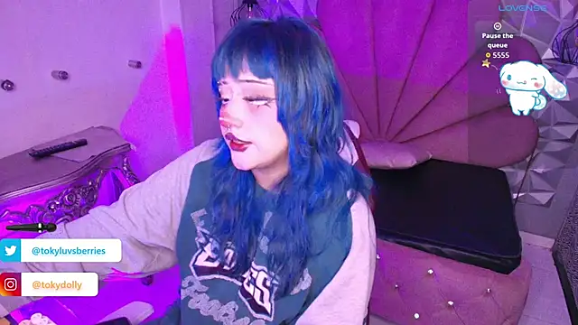 toky doll online show from 09/21/25, 10:11