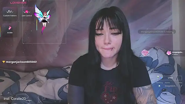 Snapshot of Coralie20_ chatting on 10/19/25, 12:06 Coralie20 online show from 10/19/25, 12:06