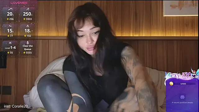 Snapshot of Coralie20_ chatting on 04/19/26, 07:18 Coralie20 online show from 04/19/26, 07:18