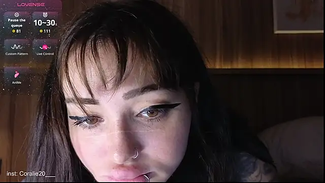 Snapshot of Coralie20_ chatting on 04/28/26, 10:31 Coralie20 online show from 04/28/26, 10:31
