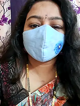 neelu-hoty online show from 01/06/25, 08:35