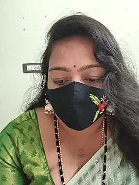 neelu-hoty online show from 11/05/25, 01:55