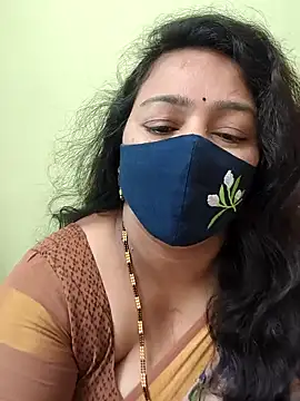 neelu-hoty online show from 04/28/26, 08:41